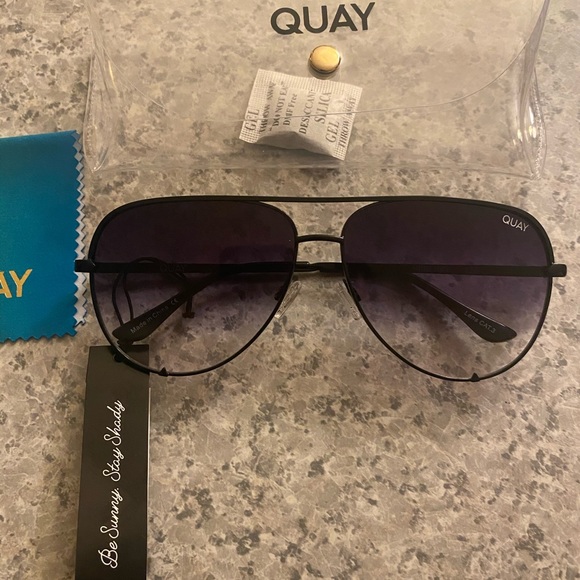 Quay Australia Sunglasses - Picture 3 of 11